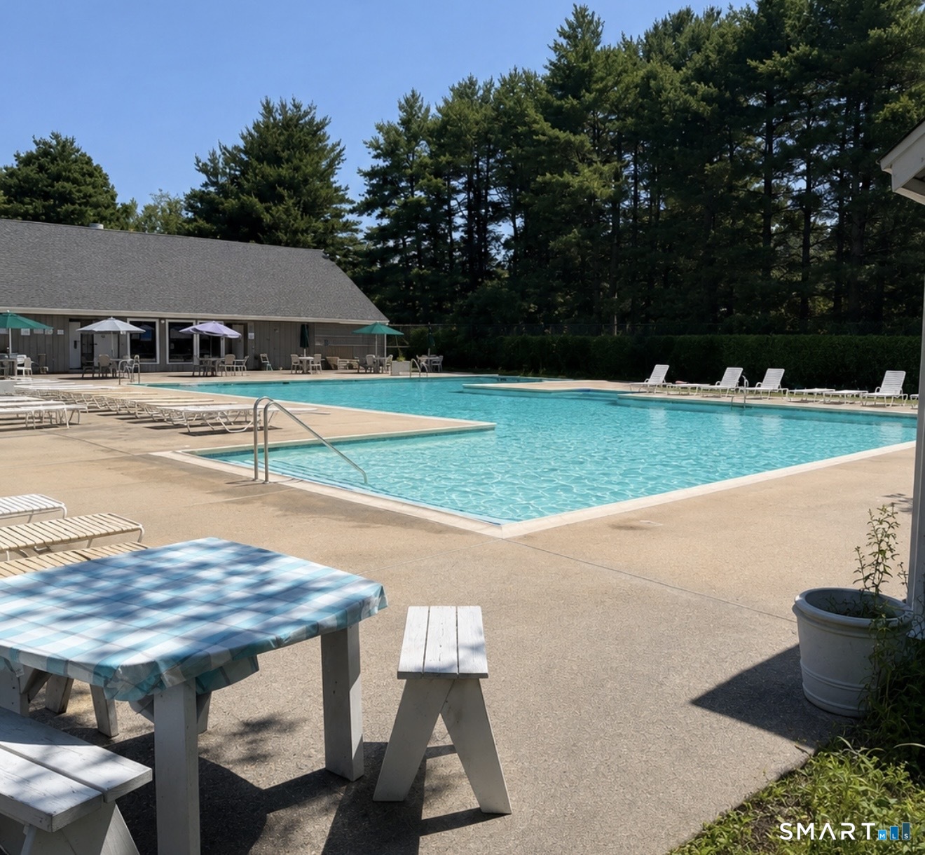 68 Foxbridge Village Branford CT 06405