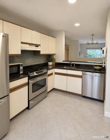 68 Foxbridge Village Branford CT 06405