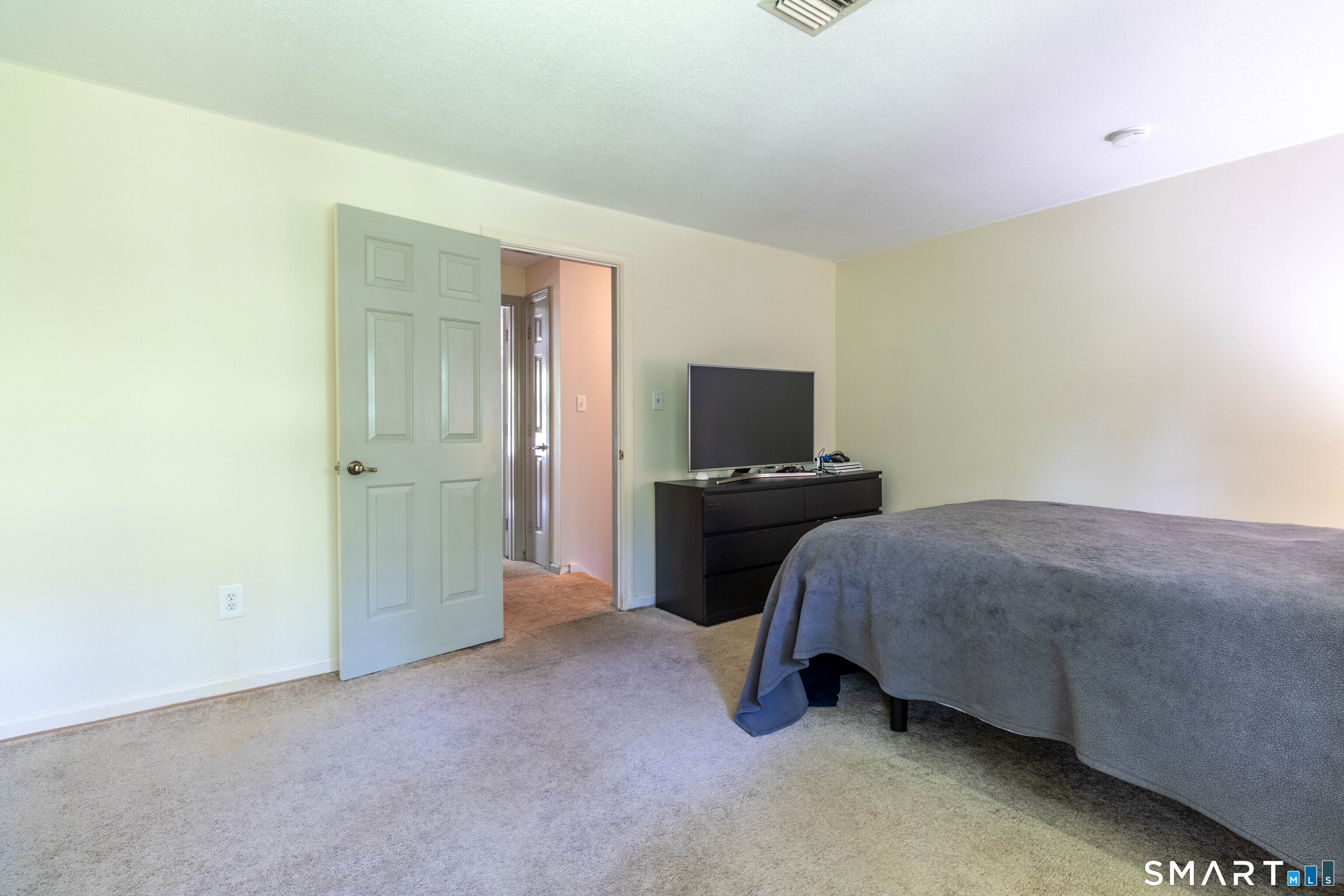 283 Strawberry Circle Windsor CT 06095