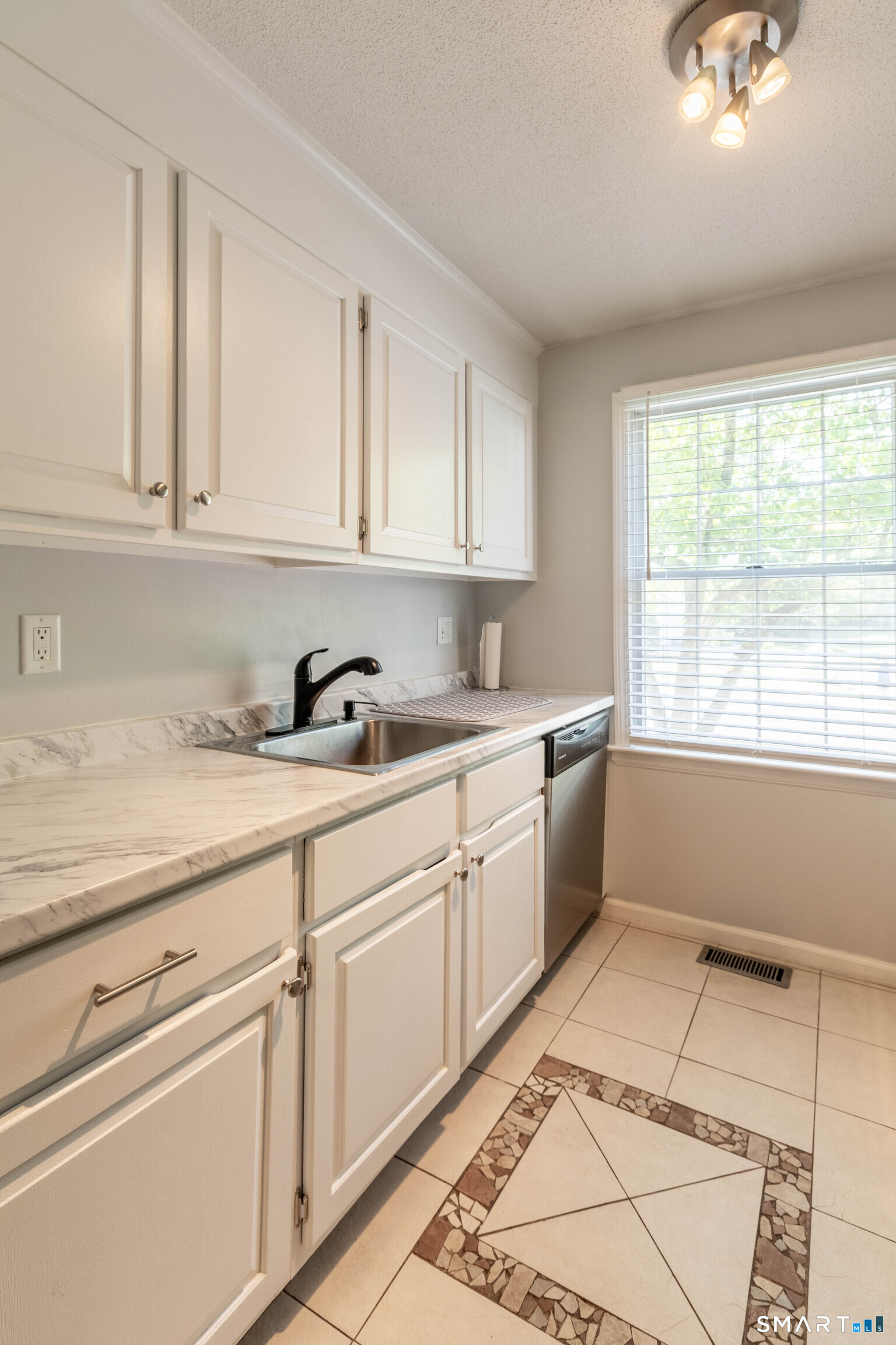 283 Strawberry Circle Windsor CT 06095