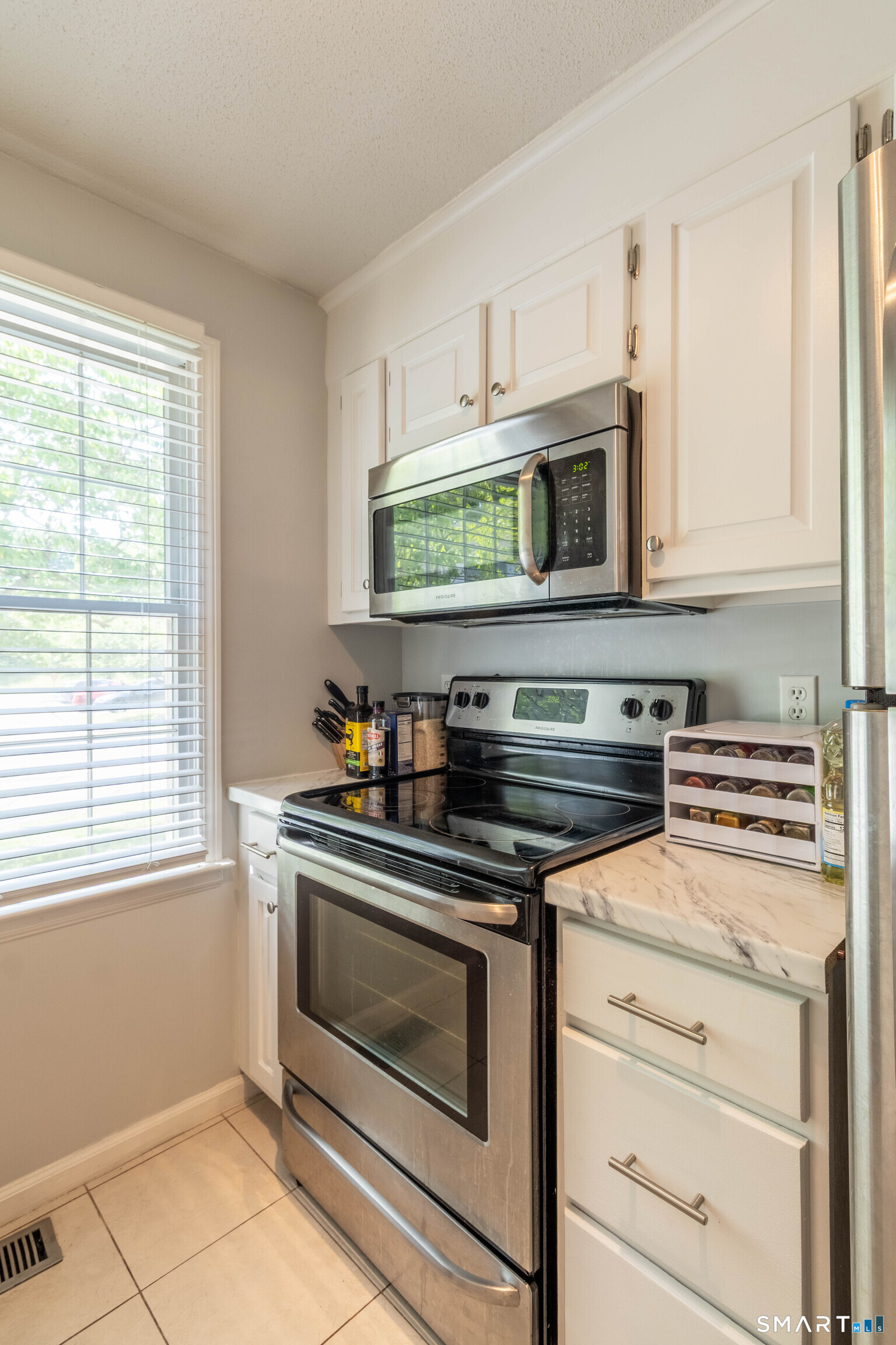 283 Strawberry Circle Windsor CT 06095