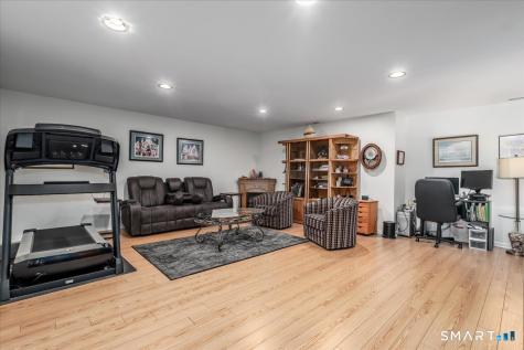 2101 Eaton Court Danbury CT 06811