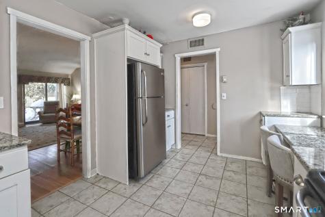 1041 Heritage Village Southbury CT 06488