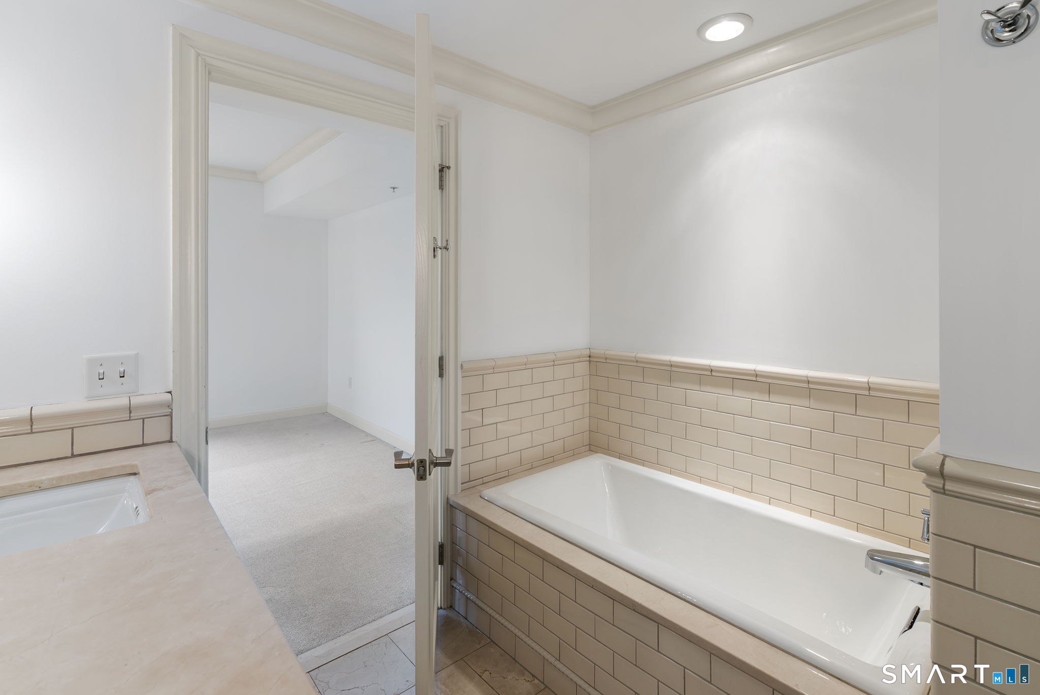 85 Memorial Road West Hartford CT 06107