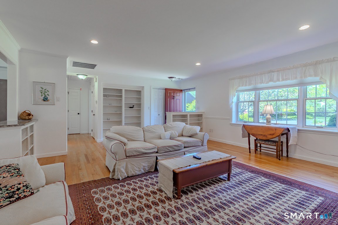 5 Thelbridge Street Madison CT 06443