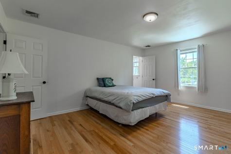 5 Thelbridge Street Madison CT 06443