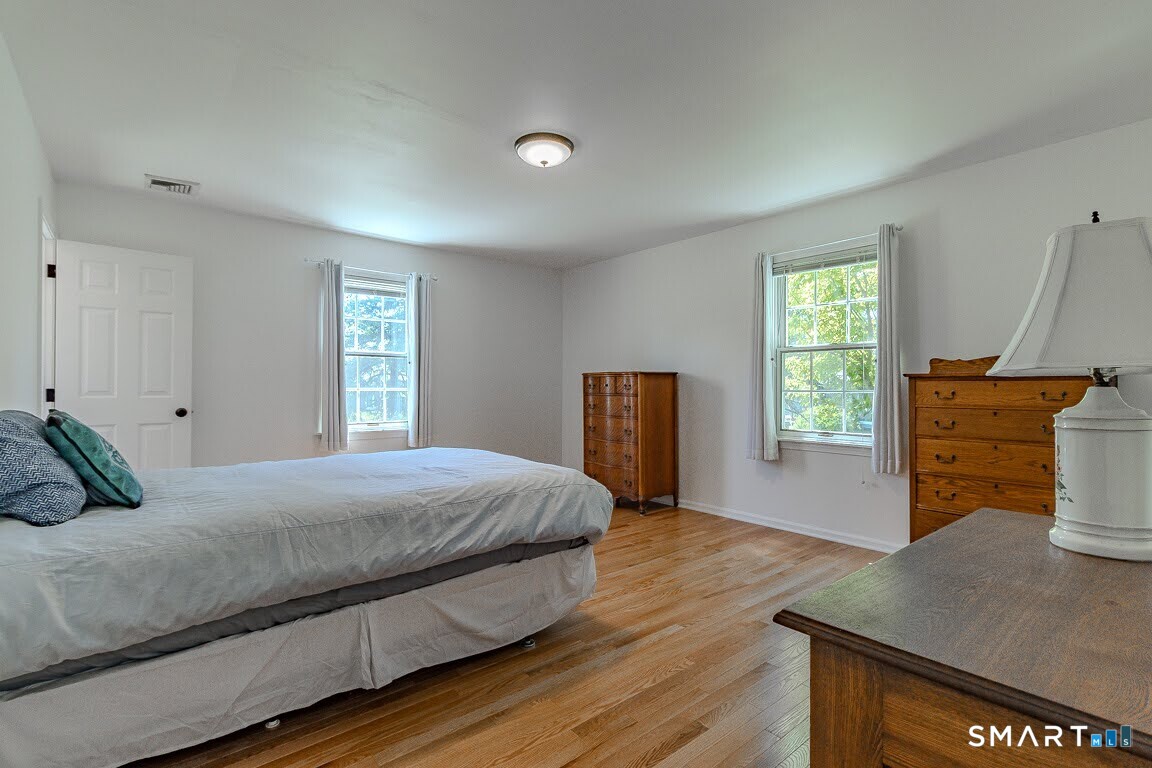 5 Thelbridge Street Madison CT 06443