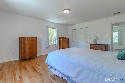 5 Thelbridge Street Madison CT 06443