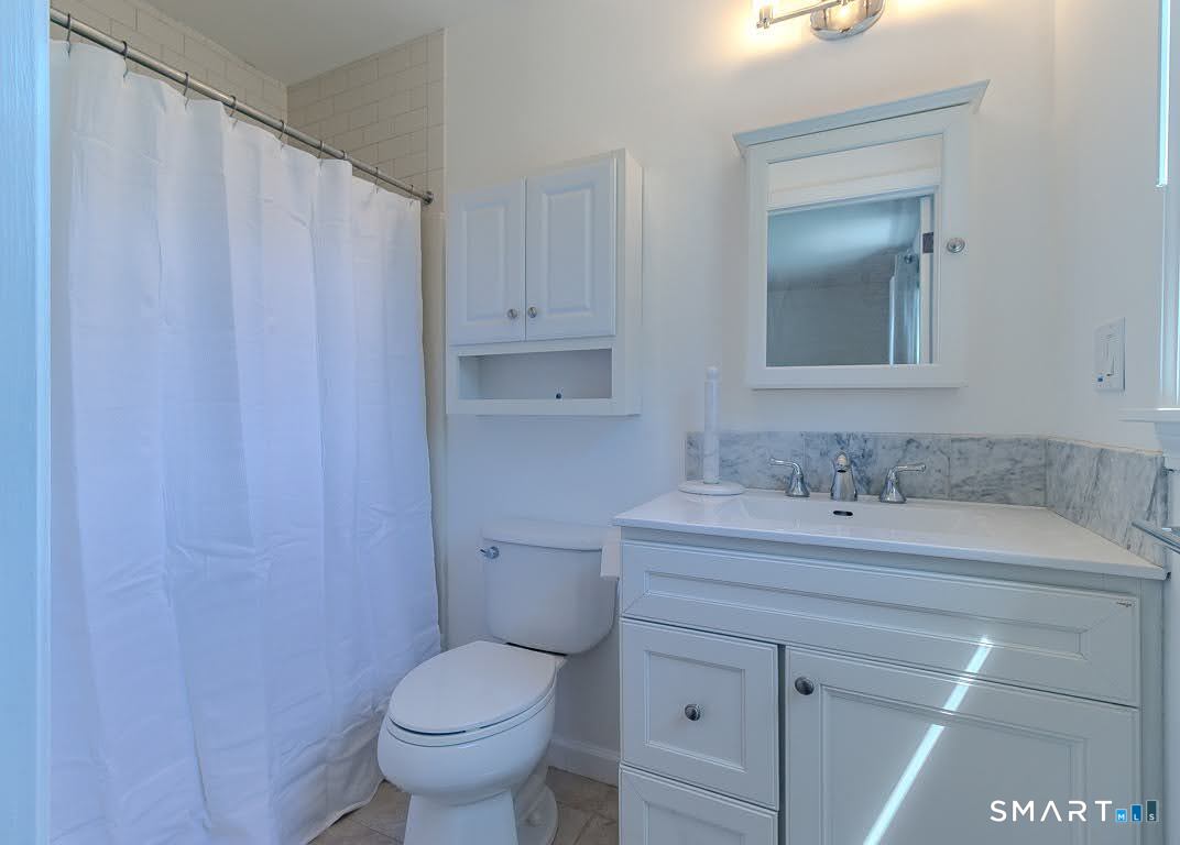 5 Thelbridge Street Madison CT 06443