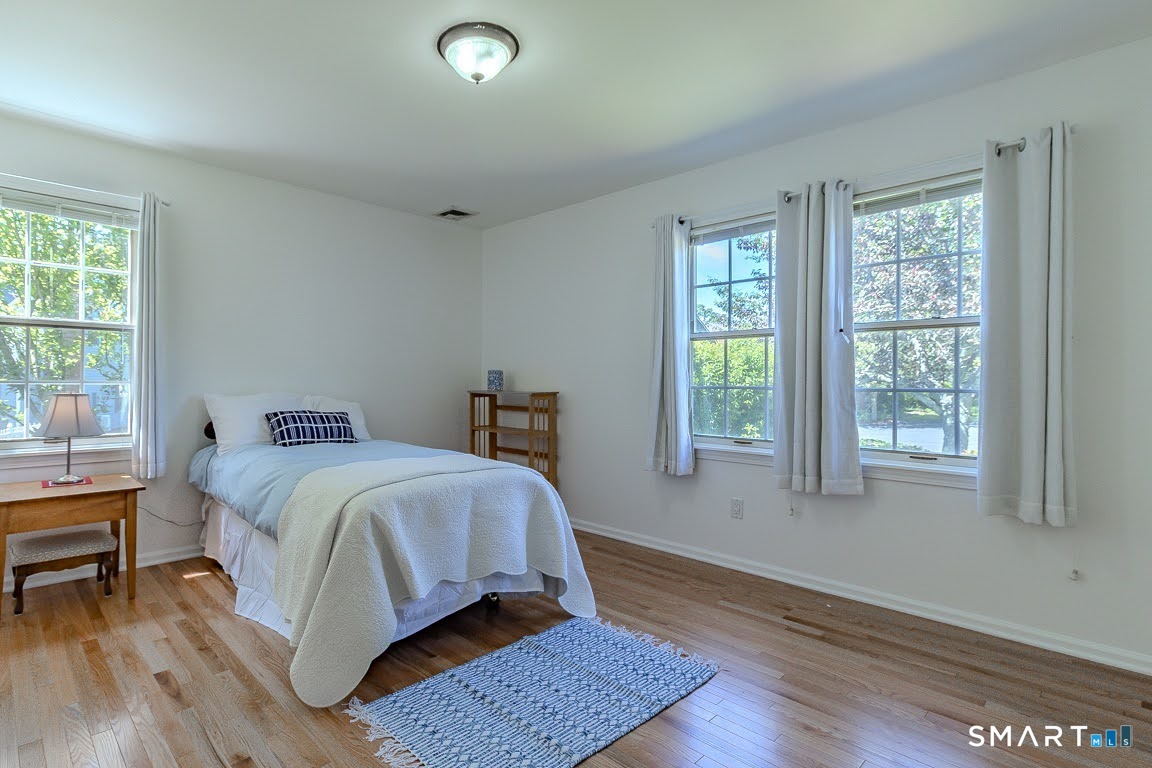 5 Thelbridge Street Madison CT 06443