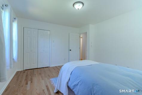 5 Thelbridge Street Madison CT 06443