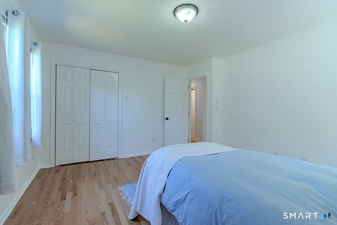 5 Thelbridge Street Madison CT 06443