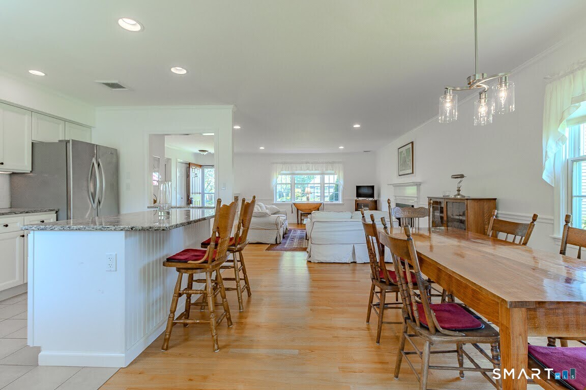 5 Thelbridge Street Madison CT 06443