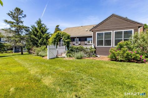 5 Thelbridge Street Madison CT 06443