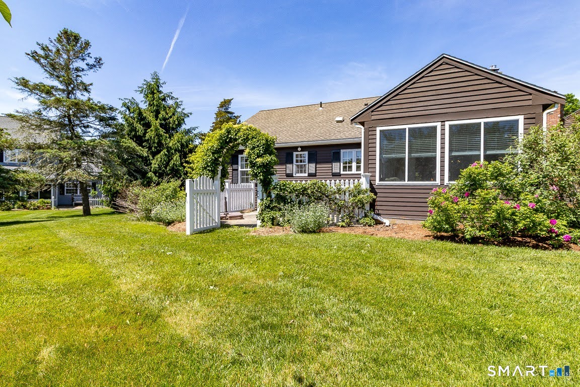 5 Thelbridge Street Madison CT 06443