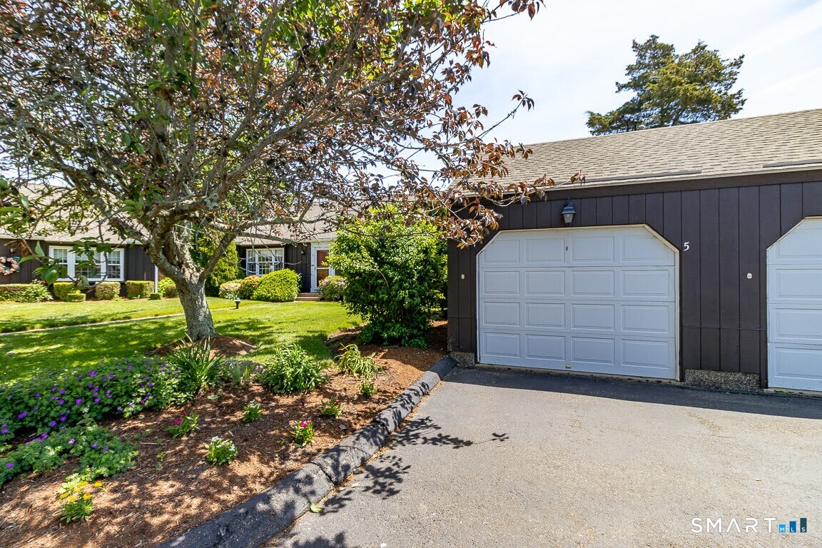 5 Thelbridge Street Madison CT 06443