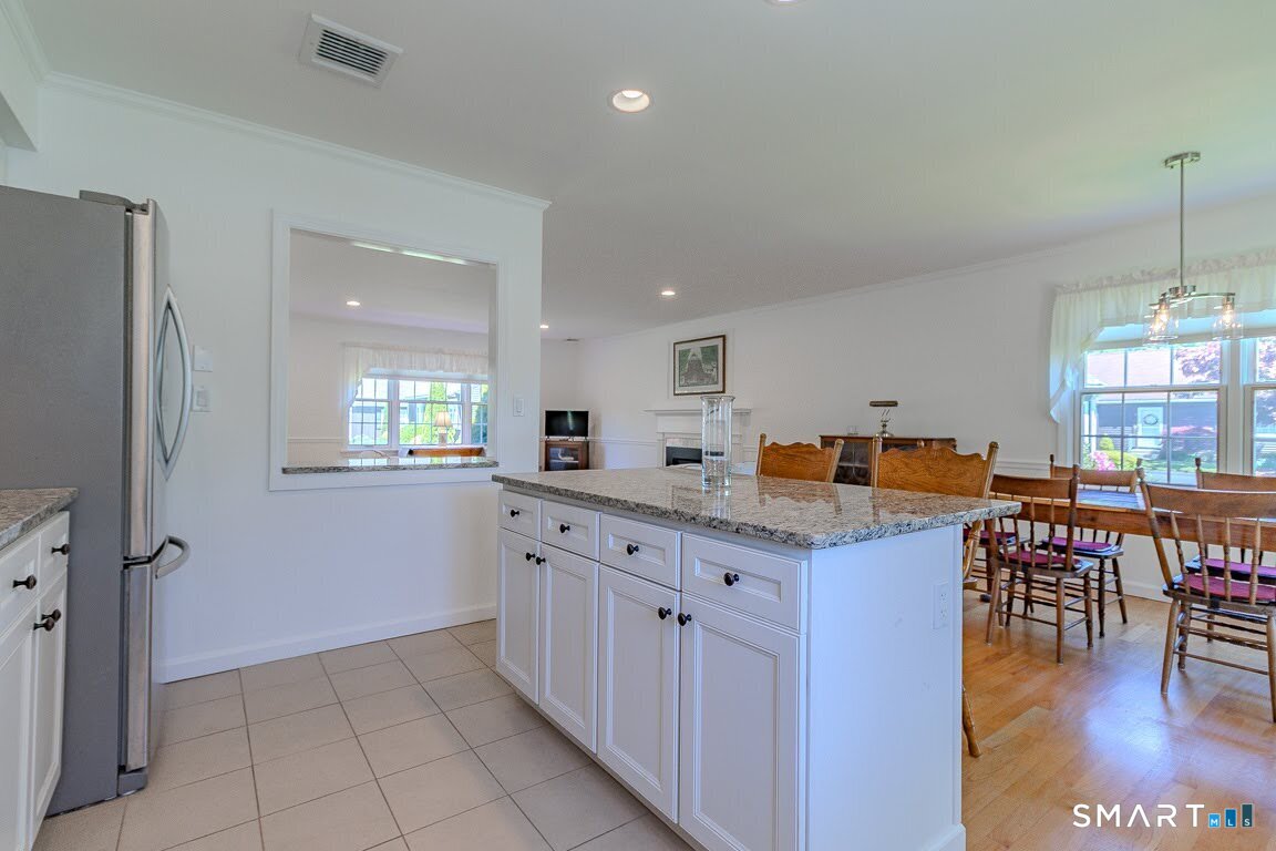 5 Thelbridge Street Madison CT 06443