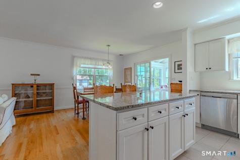 5 Thelbridge Street Madison CT 06443