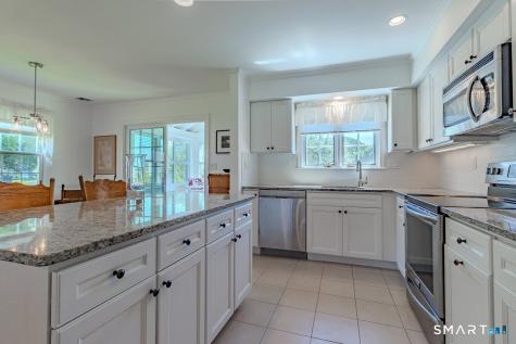 5 Thelbridge Street Madison CT 06443