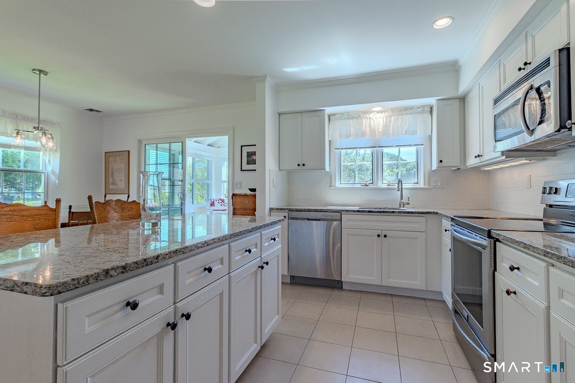 5 Thelbridge Street Madison CT 06443