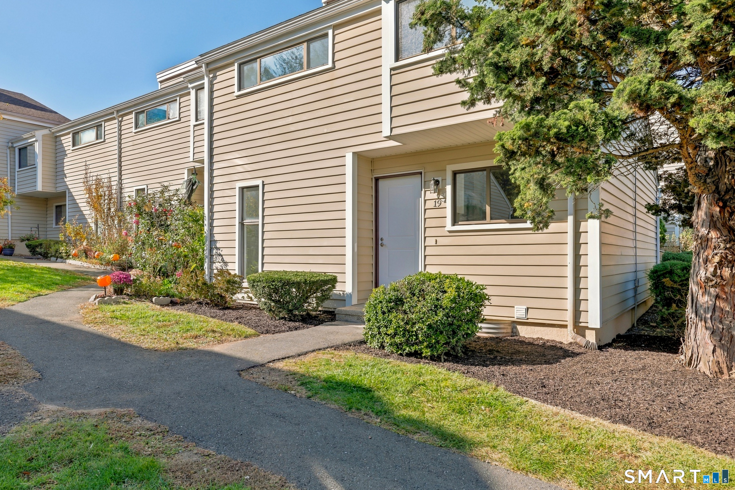 19 Monticello Drive Branford CT 06405