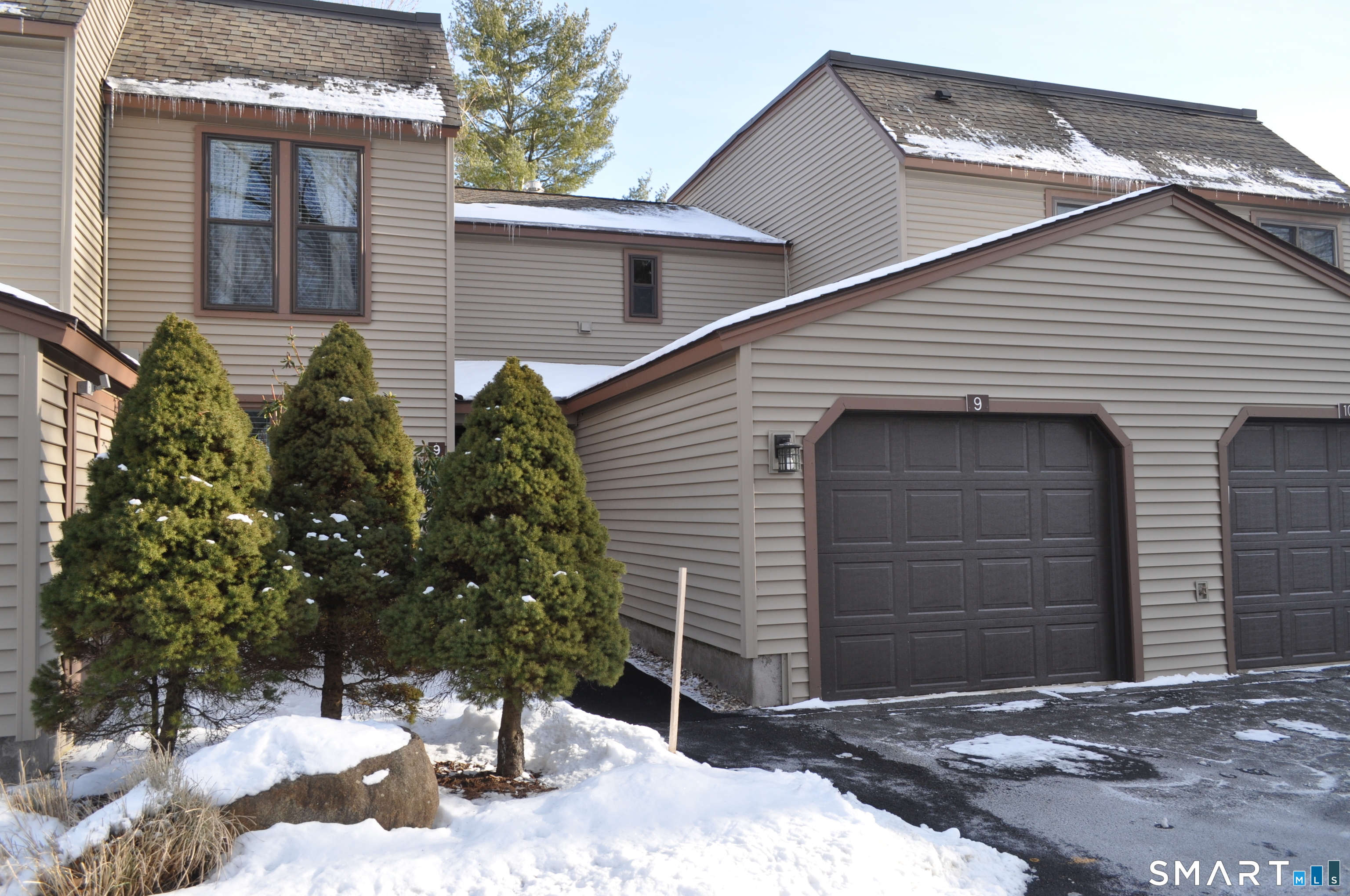 Avon CT, 9 Maple Lane, Unit 9