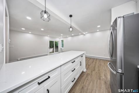17 Wauwinet Court Guilford CT 06437