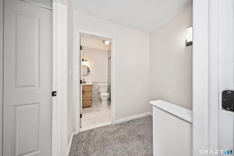 17 Wauwinet Court Guilford CT 06437