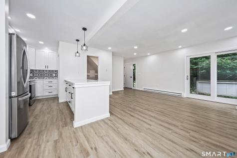 17 Wauwinet Court Guilford CT 06437