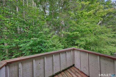 17 Wauwinet Court Guilford CT 06437
