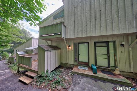17 Wauwinet Court Guilford CT 06437