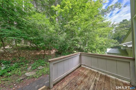 17 Wauwinet Court Guilford CT 06437