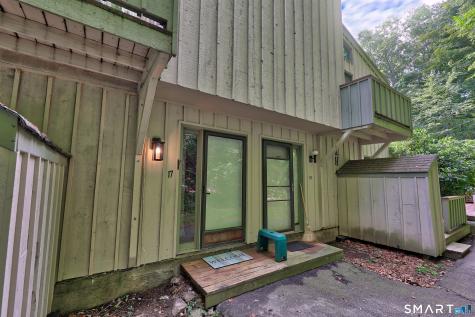17 Wauwinet Court Guilford CT 06437