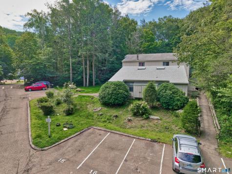17 Wauwinet Court Guilford CT 06437