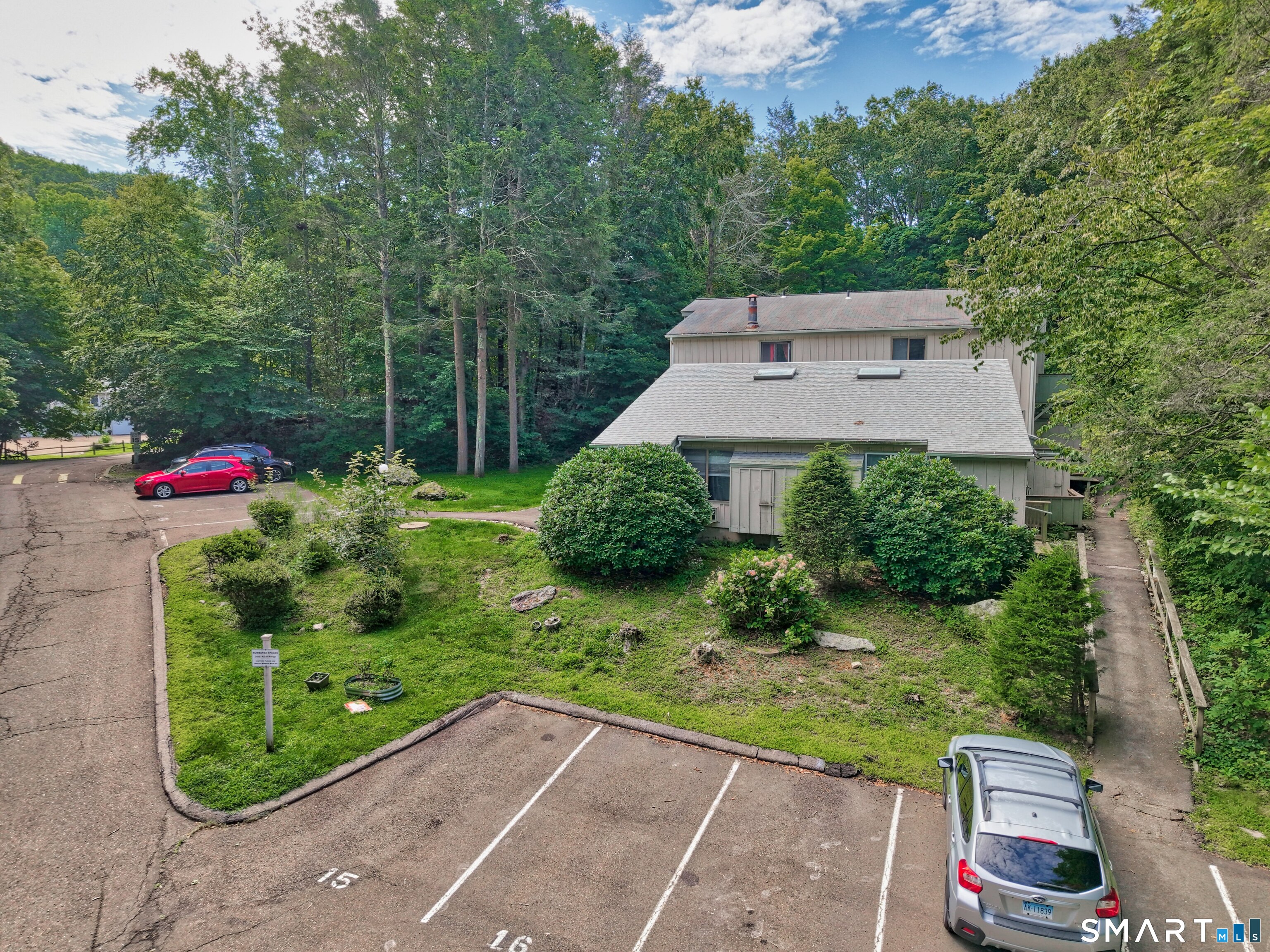 17 Wauwinet Court Guilford CT 06437
