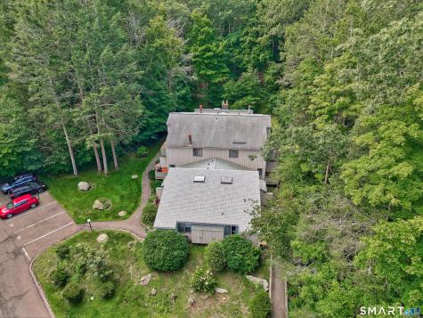 17 Wauwinet Court Guilford CT 06437