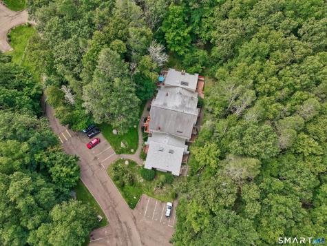 17 Wauwinet Court Guilford CT 06437