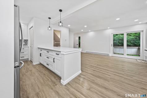 17 Wauwinet Court Guilford CT 06437