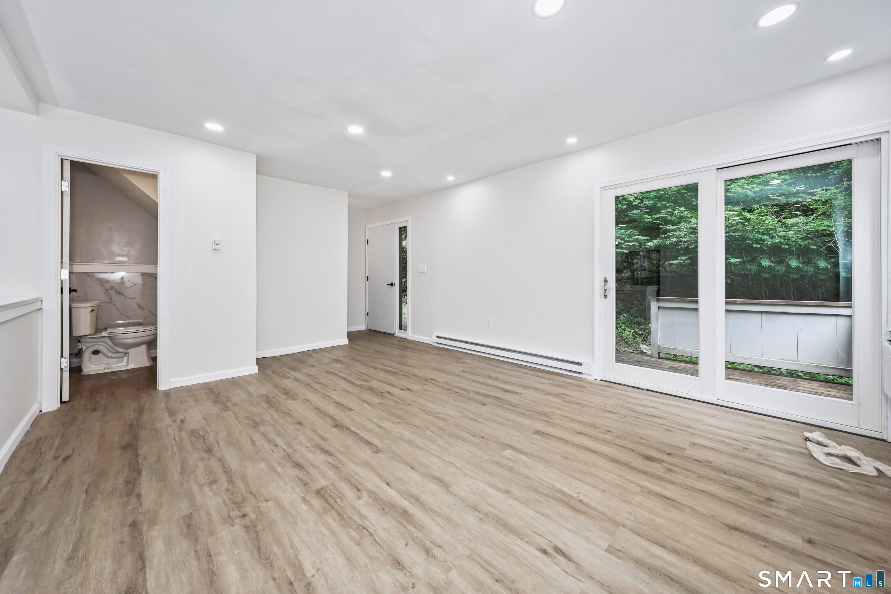 17 Wauwinet Court Guilford CT 06437