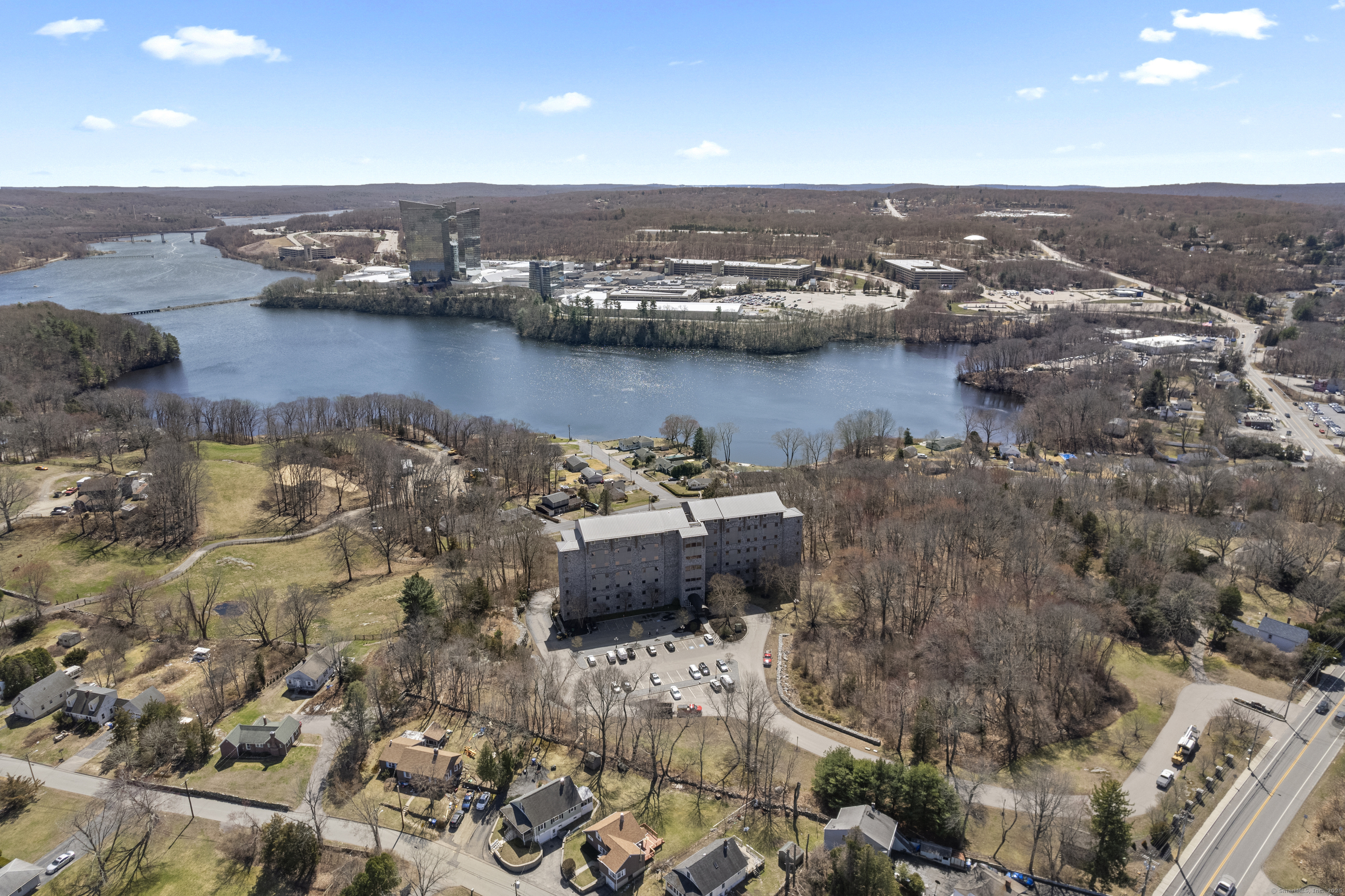 586 West Thames Street Norwich CT 06360