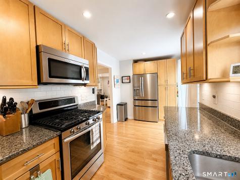 385 Unquowa Road Fairfield CT 06824