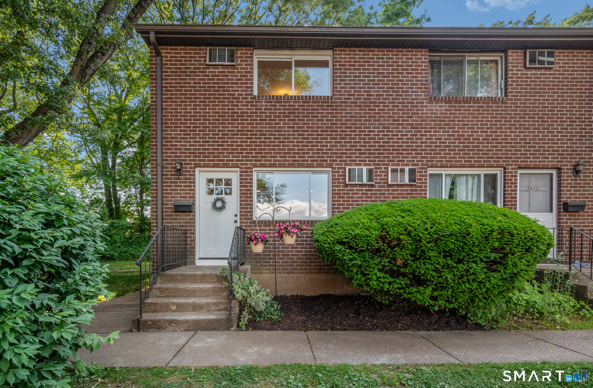 302 Green Road Manchester CT 06042