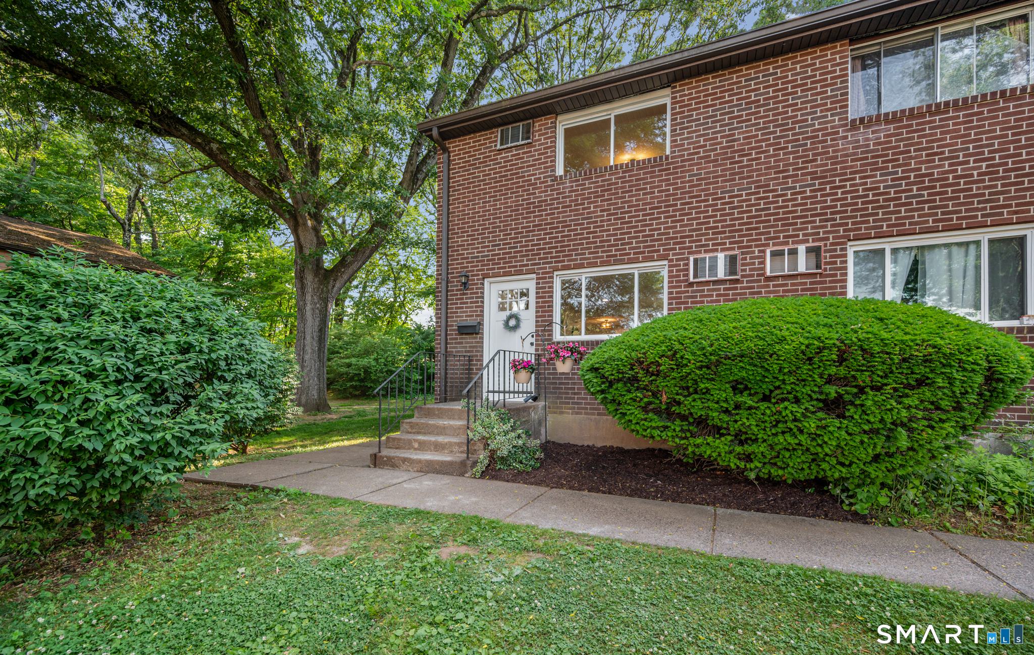 302 Green Road Manchester CT 06042