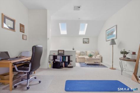 21 Crestview Lane Danbury CT 06810