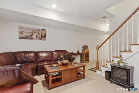 21 Crestview Lane Danbury CT 06810