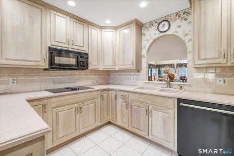 435 Navajo Loop Shelton CT 06484