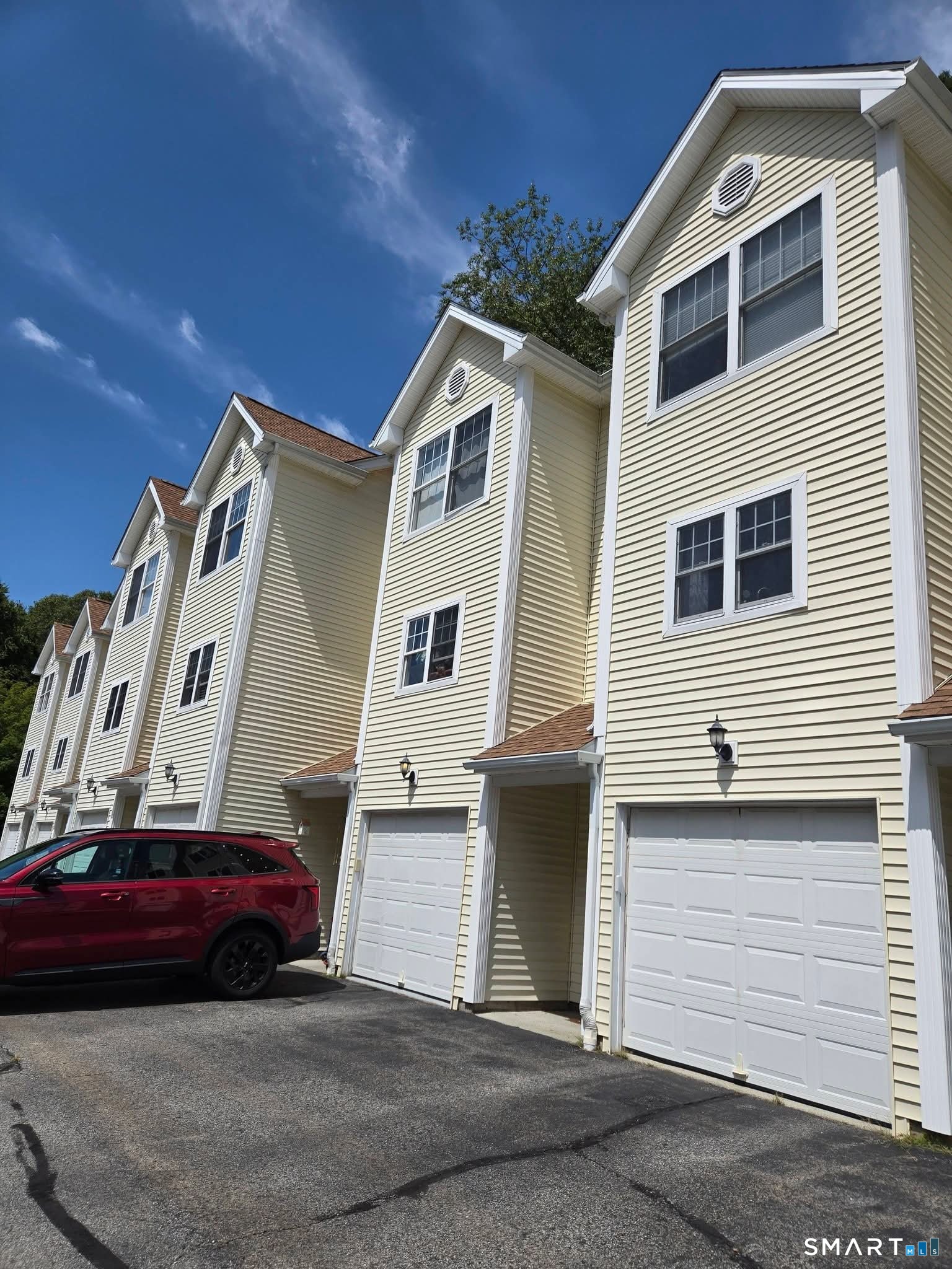 527 West Thames Street Norwich CT 06360