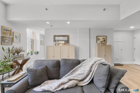 196 Crown Street New Haven CT 06511