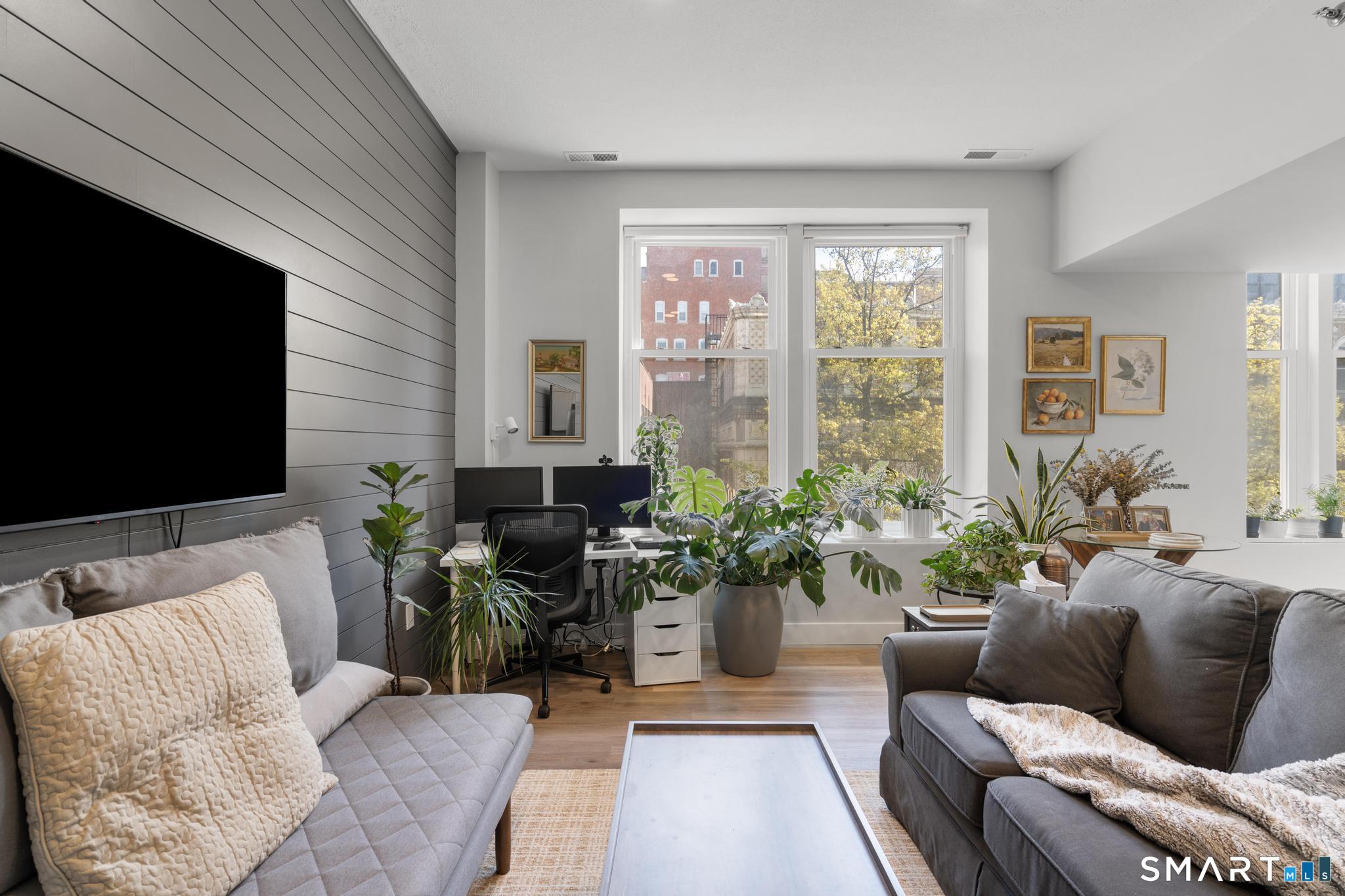 196 Crown Street New Haven CT 06511