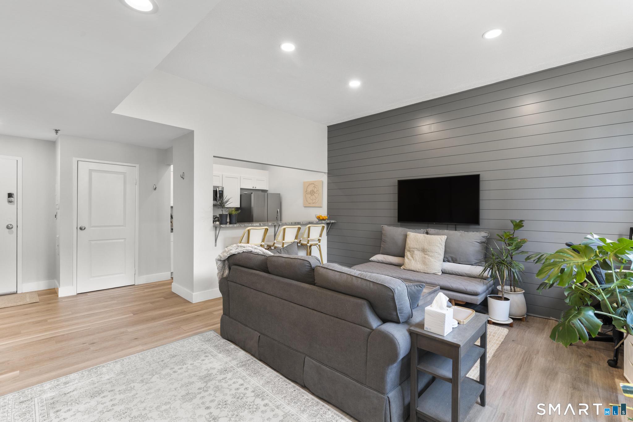 196 Crown Street New Haven CT 06511